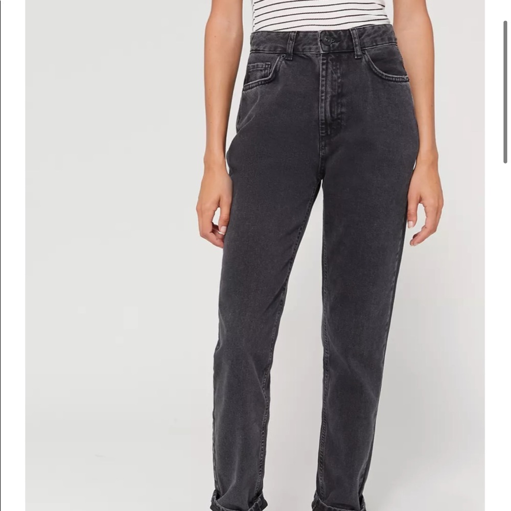 UO BDG High Wasted Mom Jeans W26 Washed Black